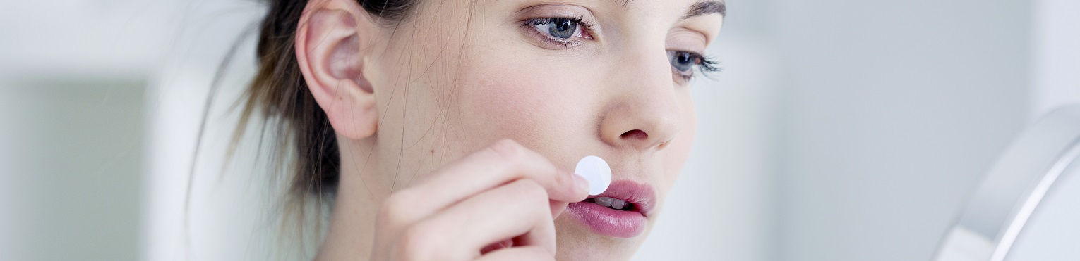 Plastry na opryszczkę - jak działają i co ile zmieniać?